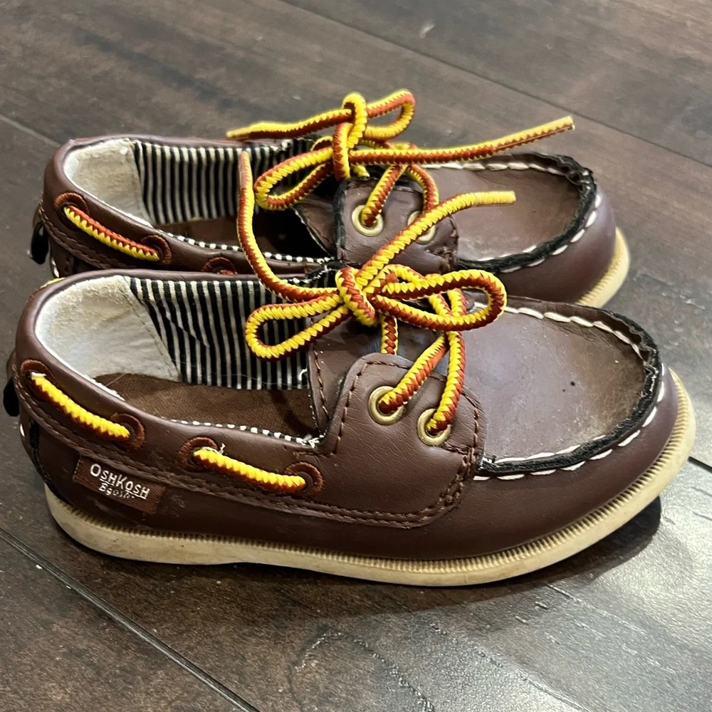 OshKosh B'gosh Brown Loafer Boat Shoes
